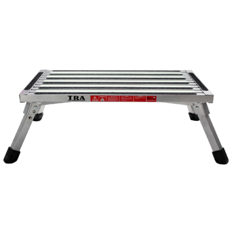Silver Illuminating Caravan Step – Front View Front view of Silver Extra Large Illuminating Portable Caravan Step